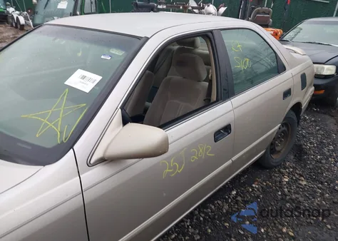 1998 Toyota Camry Le from USA, damaged, VIN 4T1BG22K0WU829808